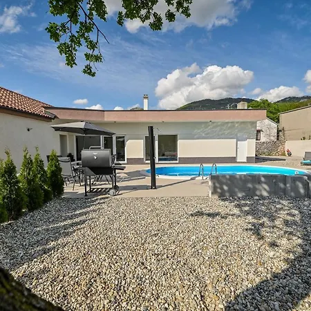 Burra Apartman Hreljin