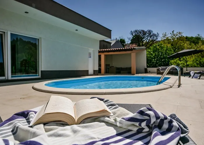 Burra 아파트 Hreljin