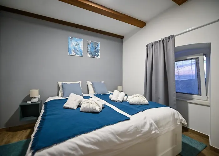 Burra アパート *