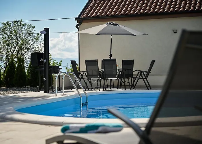 Burra Apartment *