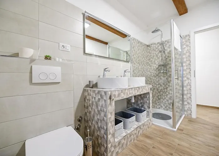 Burra Apartment *