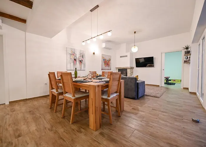 Burra アパート *